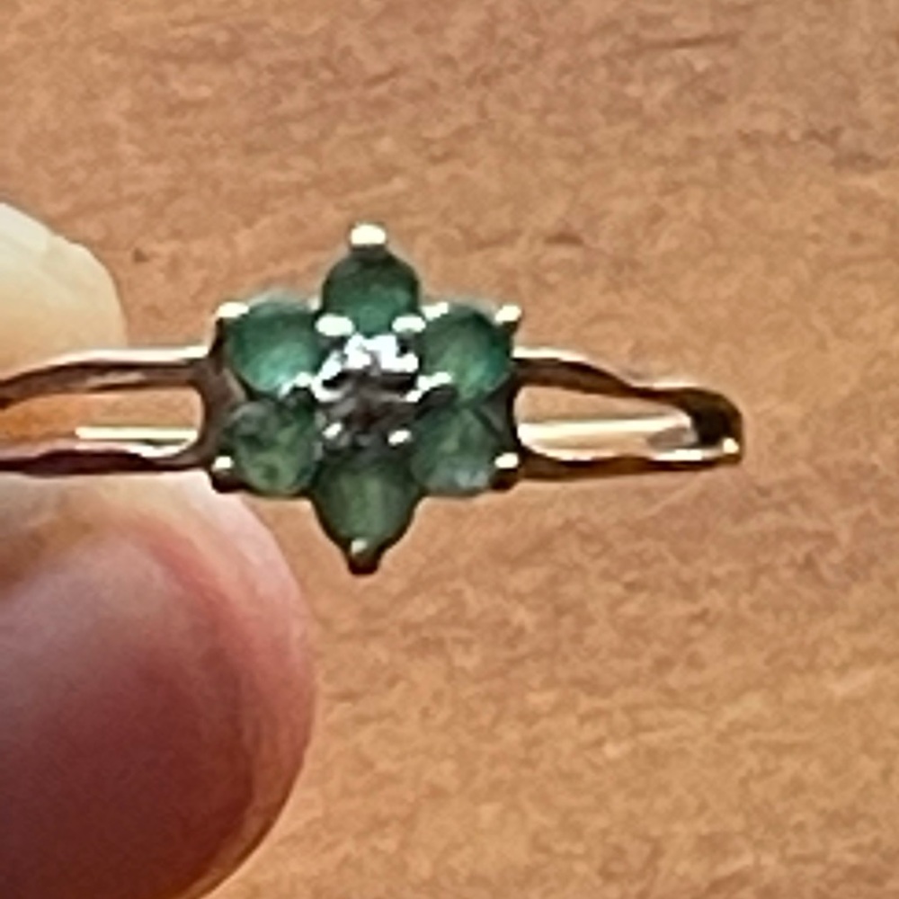 10k Gold Emerald Ring